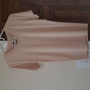 Lish slimming V neck shirt